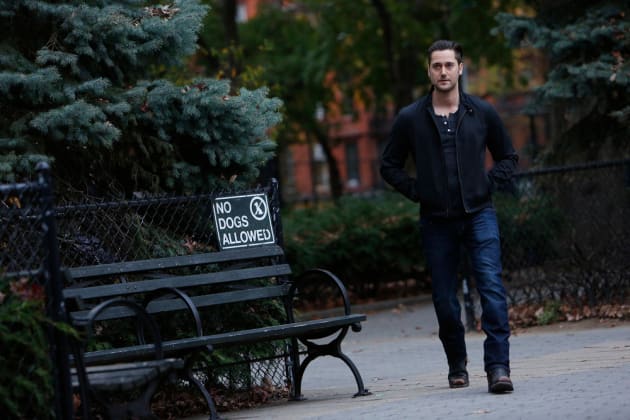 Tom goes for a stroll alone - The Blacklist Season 4 Episode 11