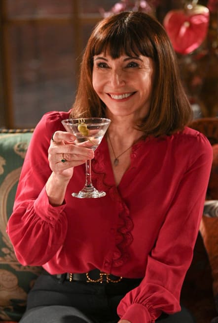 Maggie drink - Zoey's Extraordinary Playlist Season 2 Episode 9