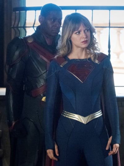 Kara and J'onn - Supergirl Season 6 Episode 1