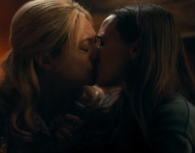Sanya First Kiss - The Umbrella Academy Season 2 Episode 4
