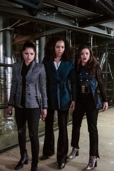 Charmed Season 1 Episode 11 Review Witch Perfect TV Fanatic