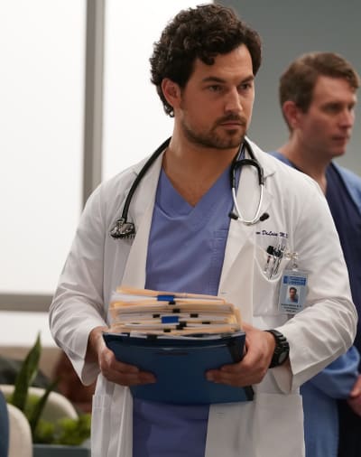 Manic DeLuca - tall  - Grey's Anatomy Season 16 Episode 14