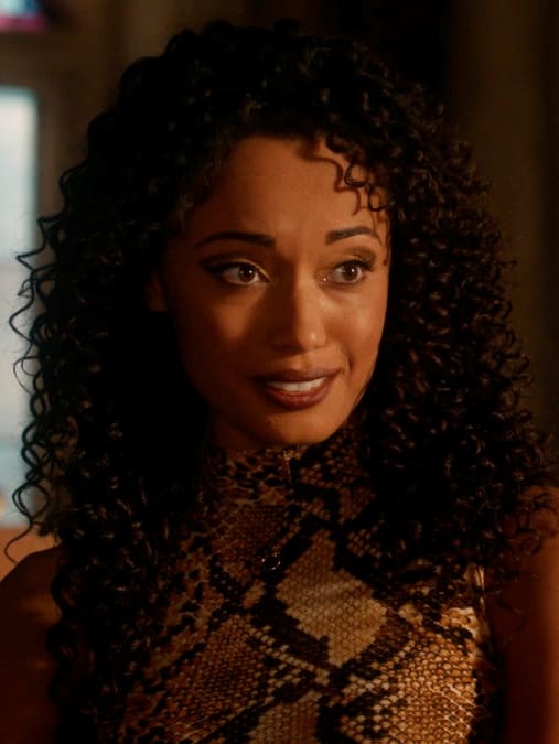 Astra - DC's Legends of Tomorrow Season 6 Episode 1