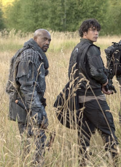 Bellamy and Pike - The 100 Season 3 Episode 2