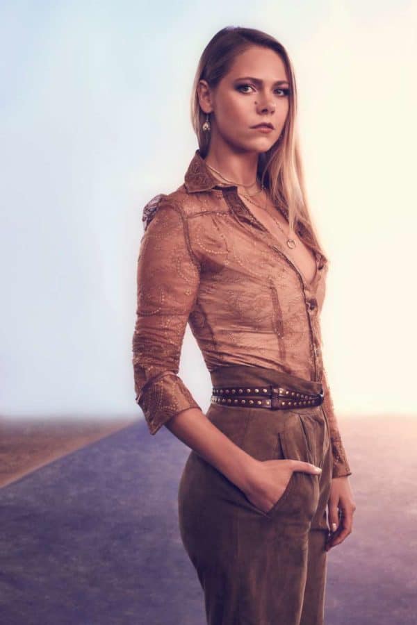 Lily Cowles as Isobel Roswell, New Mexico TV Fanatic