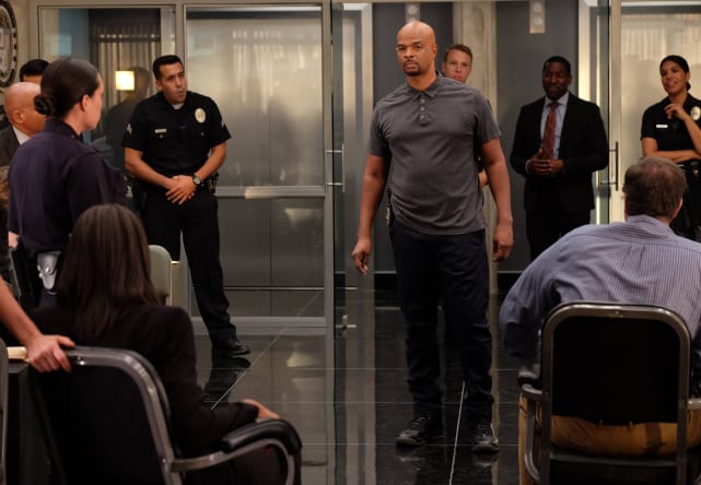 Telling Stories - Lethal Weapon Season 1 Episode 2