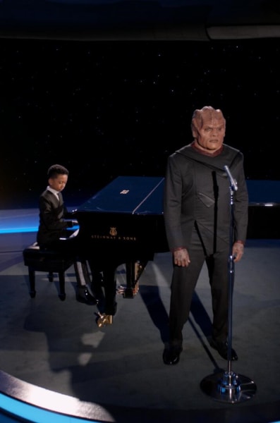 Ty and Bortus - The Orville: New Horizons Season 3 Episode 5