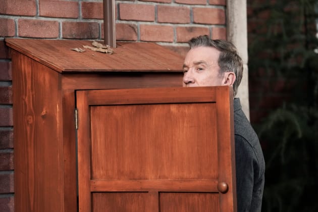Spying On The Handyman - Last Man Standing