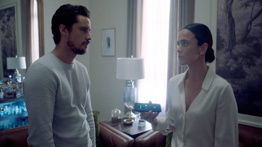 The Phone Call - Queen of the South Season 5 Episode 8