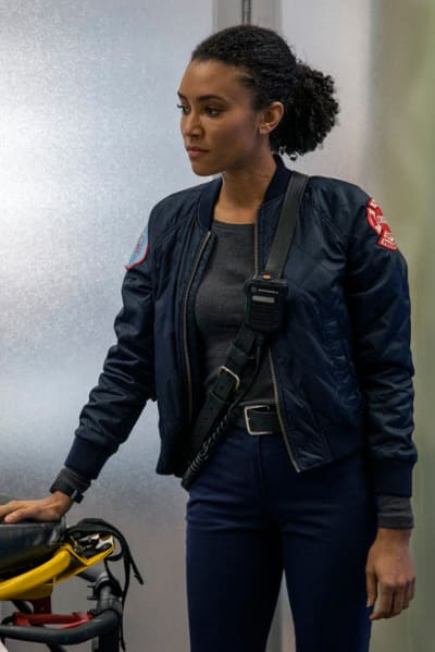 Foster drop off - Chicago Fire Season 8 Episode 18