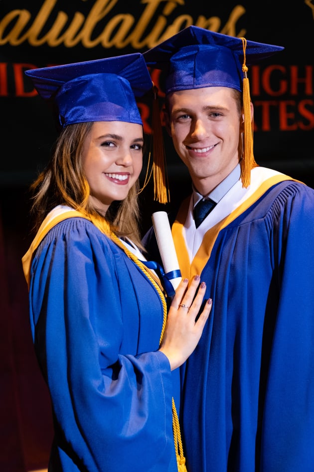Grace and Luke the Graduates - Good Witch Season 5 Episode 10