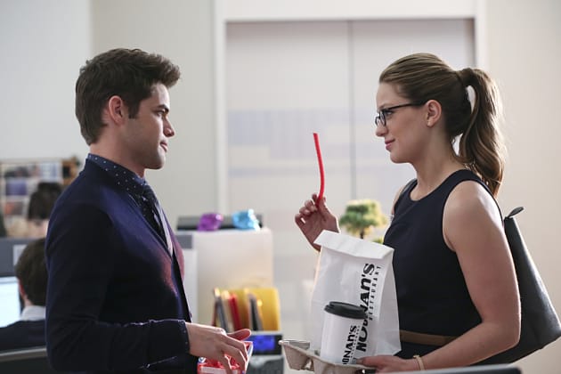 Kara's Back at Work - Supergirl Season 1 Episode 20