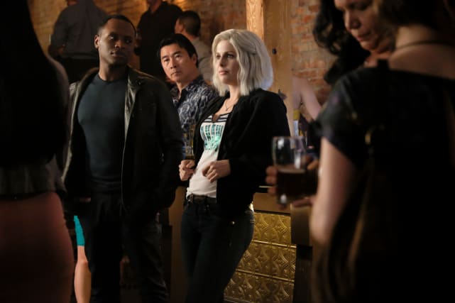 Seahawks FTW! - iZombie Season 4 Episode 1