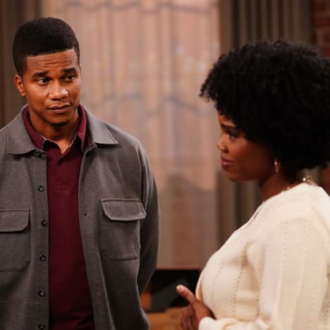 Helping Amara-tall - All American: Homecoming Season 1 Episode 9