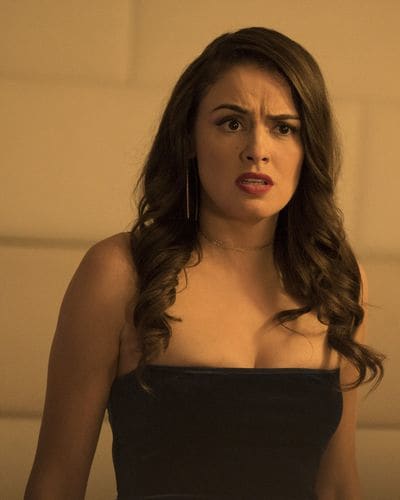 Vanessa Vasquez as Dia Briseño - The Fix Season 1 Episode 3