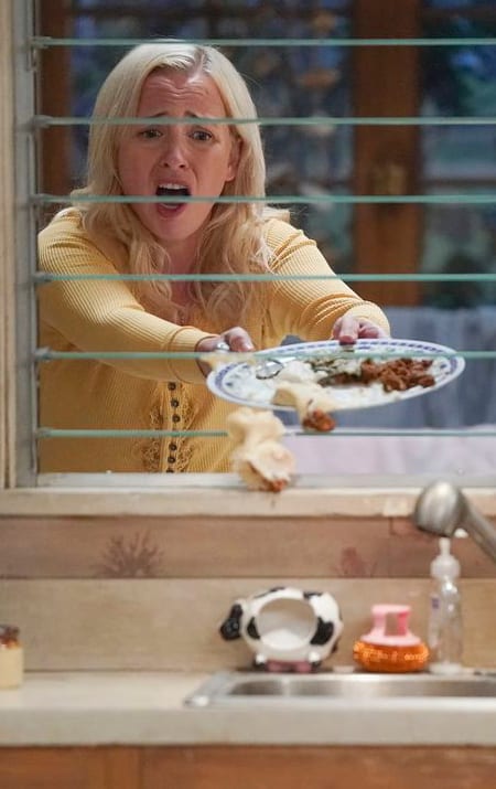 Becky in Quarantine - The Conners Season 3 Episode 1