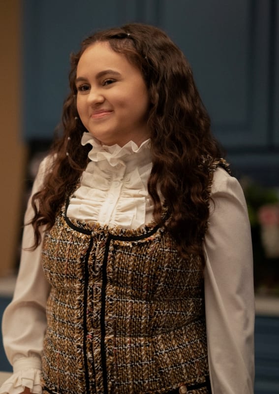 Annabelle Is A Mood - Naomi Season 1 Episode 8
