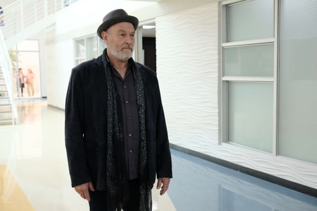 Daddy's Back - The Resident Season 2 Episode 23