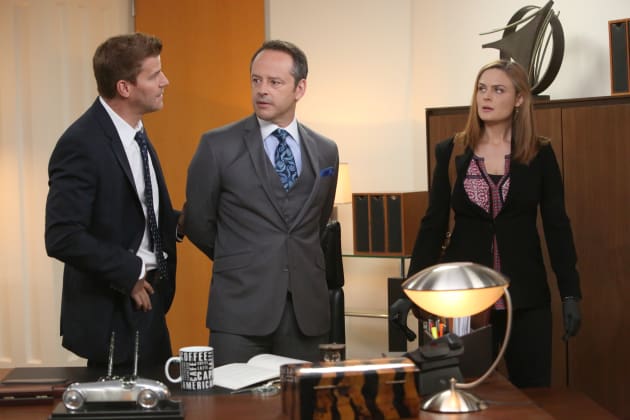 Brennan and Booth Take a Suspect, Guest Star Gil Bellows, into Custody - Bones Season 10 Episode 7