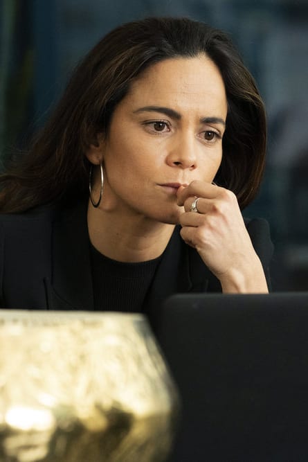 Watch Queen Of The South Online Season 4 Episode 1 Tv Fanatic