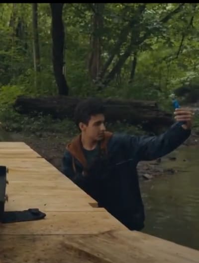 Ross Tags His Location - Coroner Season 1 Episode 4