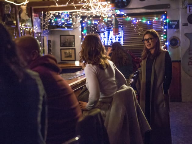 Unexpected Bar Visit - The Affair Season 3 Episode 8