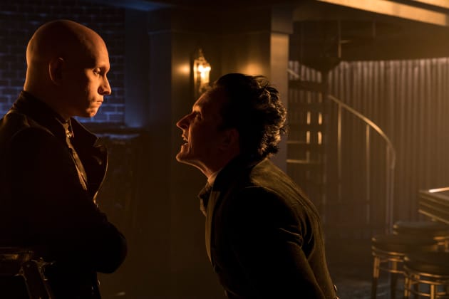 Victor versus Penguin - Gotham Season 4 Episode 11