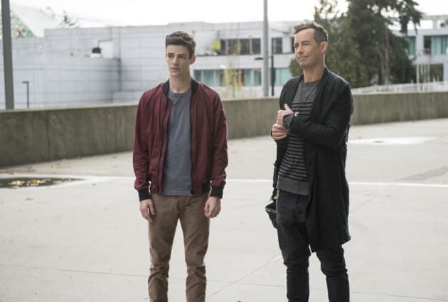 H.R.'s bags are packed - The Flash Season 3 Episode 11