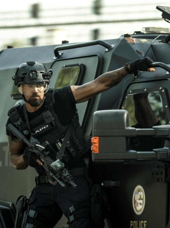 Hondo Hanging on the Ride - S.W.A.T. Season 4 Episode 4 - TV Fanatic