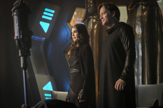 Royalty has Arrived - Supergirl Season 2 Episode 16