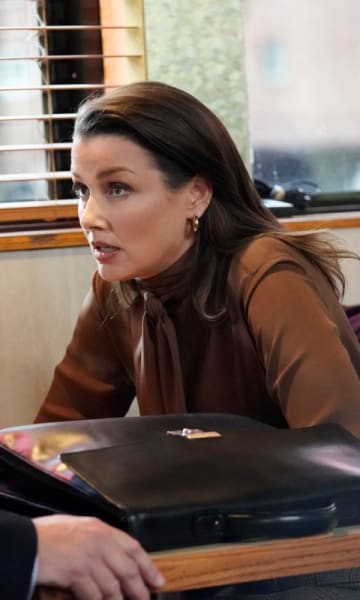 (TALL) Making a Deal - Blue Bloods Season 10 Episode 15