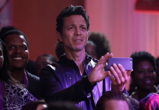 Jahil looks on as the girls rock the house - Star Season 1 Episode 4