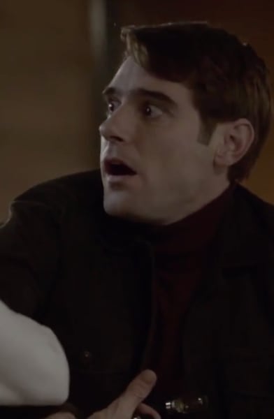 Elliot Injects Himself - Absentia Season 3 Episode 9