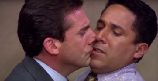 Michael Kissing Oscar - The Office 