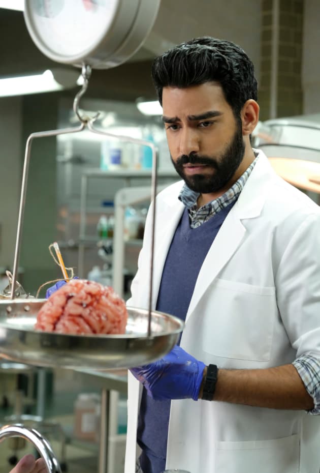 Mad Brain Scientist - iZombie Season 4 Episode 1
