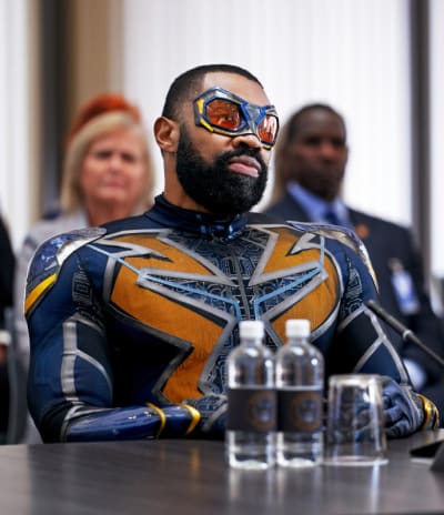 Clearing Their Names - Black Lightning Season 3 Episode 16