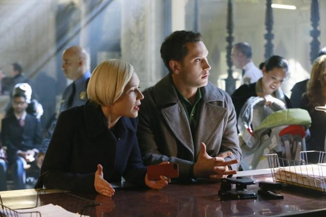 Bonnie and Asher On the Case - How To Get Away With Murder Season 1 Episode 10