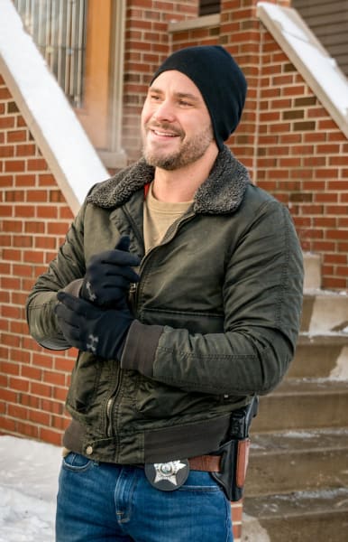 Don't Get Involved - Chicago PD Season 8 Episode 8