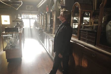 Gold is Worried - Once Upon a Time Season 6 Episode 2