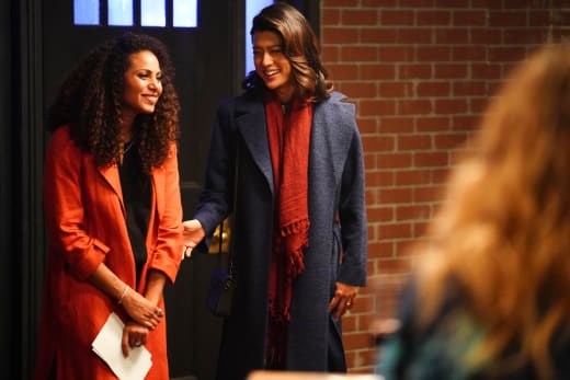 Giggly Girlfriends - A Million Little Things Season 1 Episode 8