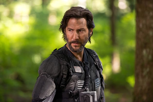 Kane Looking Rough - The 100 Season 3 Episode 2