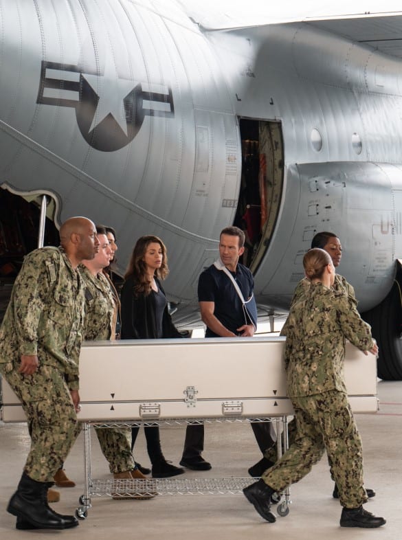 Hero's Return - NCIS: New Orleans Season 5 Episode 24