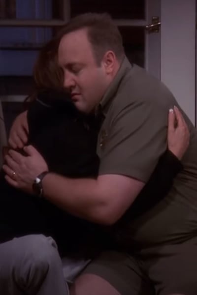 Carrie and Doug Embrace - The King of Queens