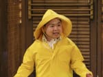 Preparing For a Storm - 2 Broke Girls