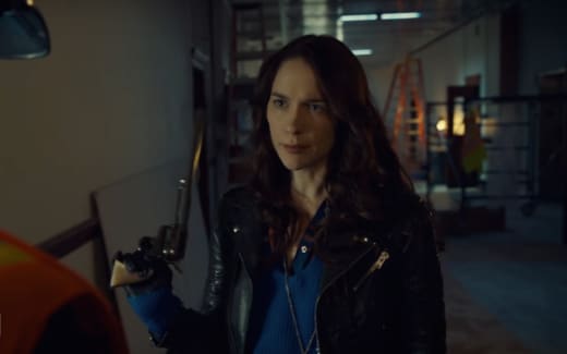 Wynonna Earp Season 2 Episode 2 Review Shed Your Skin TV Fanatic