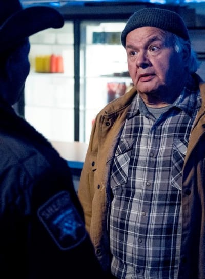 Questioning Twelvetrees Tall - Resident Alien Season 1 Episode 8