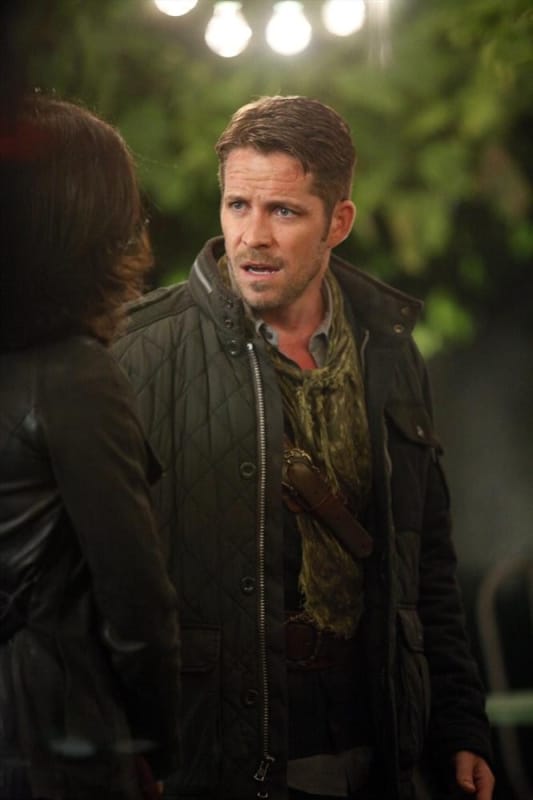 Caught Between Two Lovers - Once Upon a Time Season 4 Episode 1