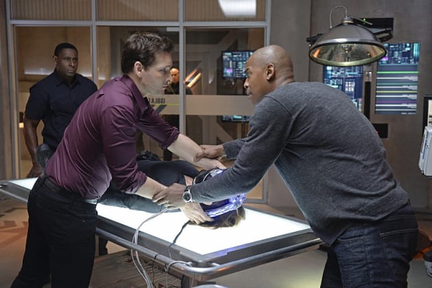 James vs. Lord - Supergirl Season 1 Episode 13