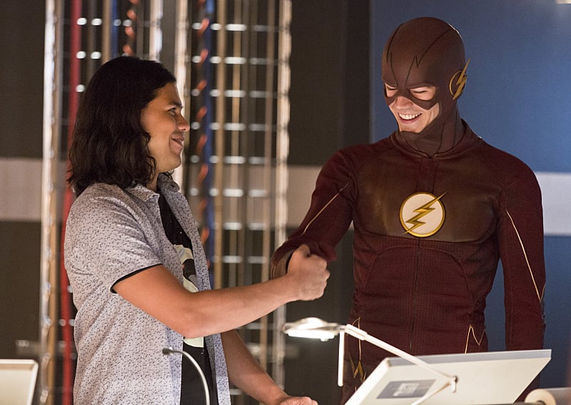 Buddies - The Flash Season 2 Episode 3 - TV Fanatic