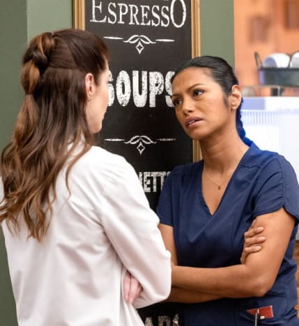 Leyla Gives Lauren an Update -tall - New Amsterdam Season 4 Episode 20